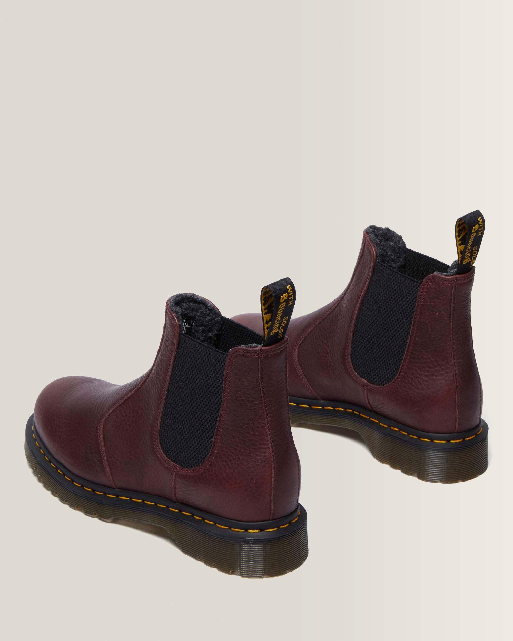 2976 Grizzly Fleece Lined Chelsea Boots