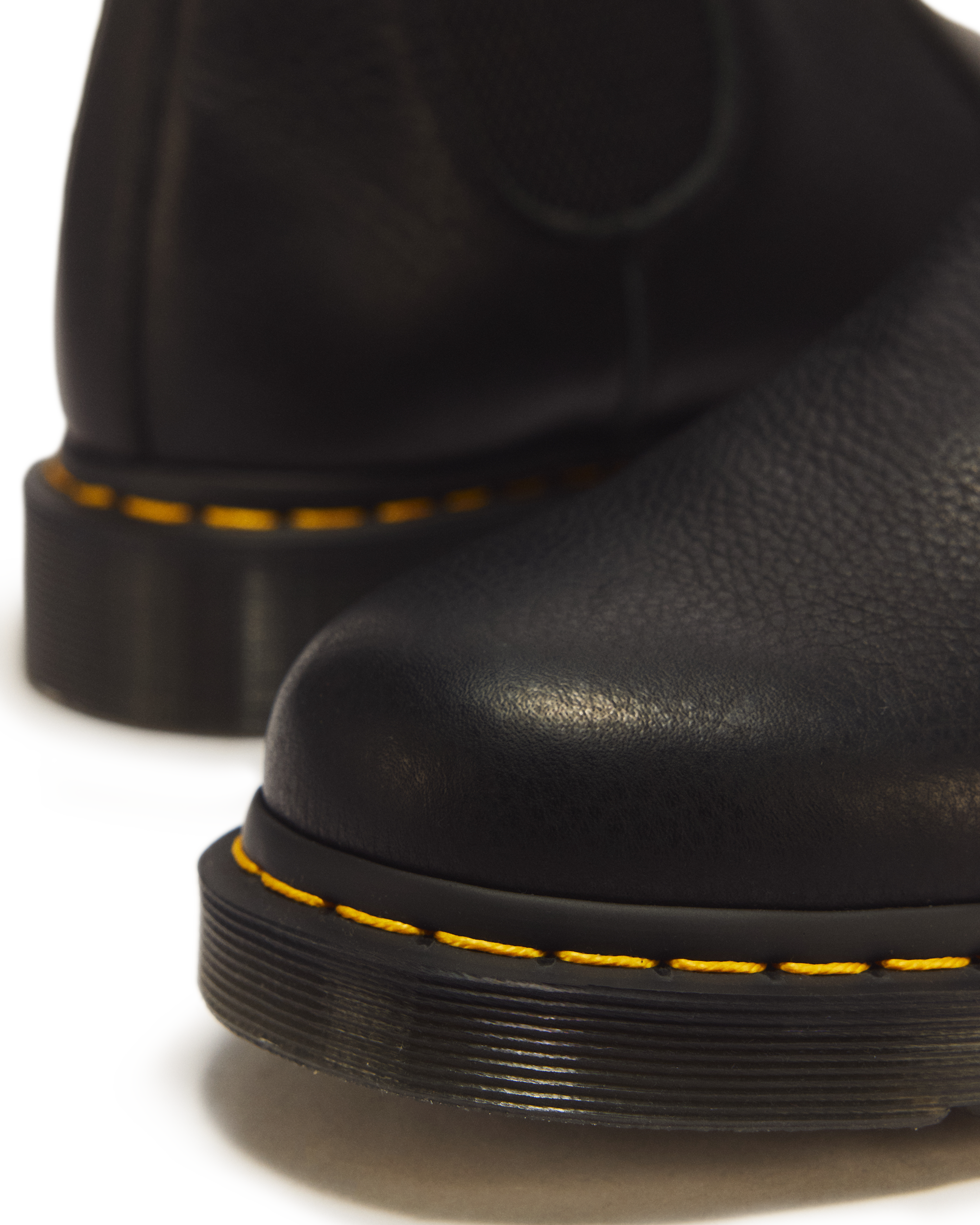 2976 Ambassador Leather Chelsea Boots